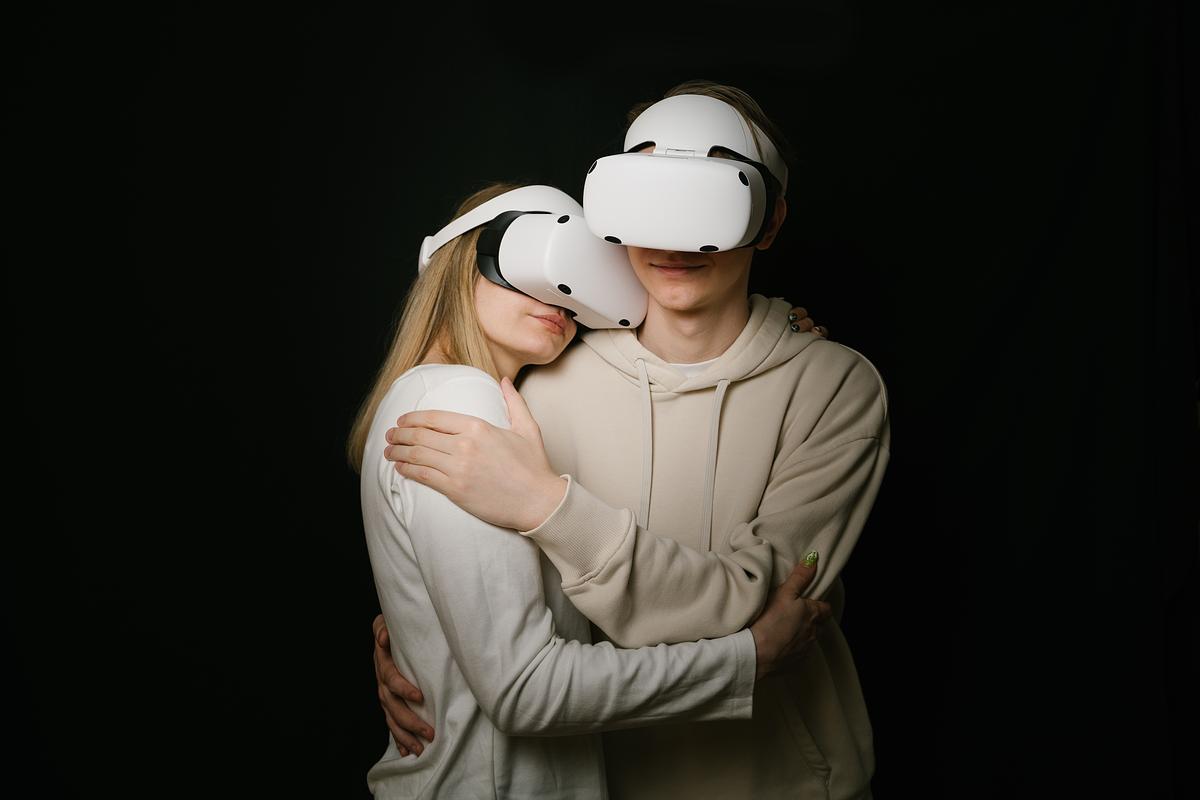 Who-VR-Dating is-good-for.jpg