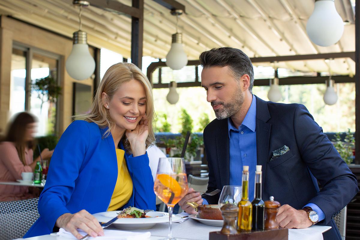 Conversation-starters-with-a-guy-on-a-first-date.jpg