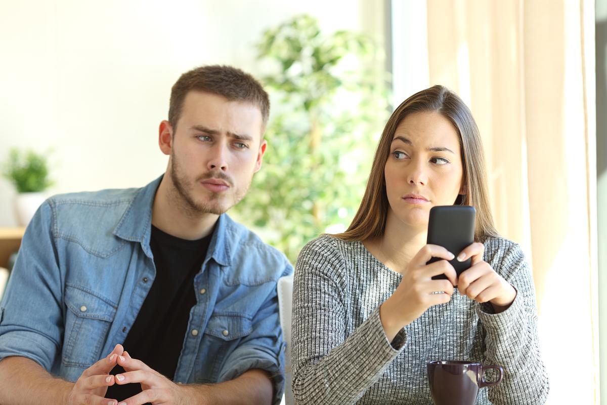 How-to-overcome-jealousy-in-a-relationship-when-your-partner-is-the-jealous-one.jpg