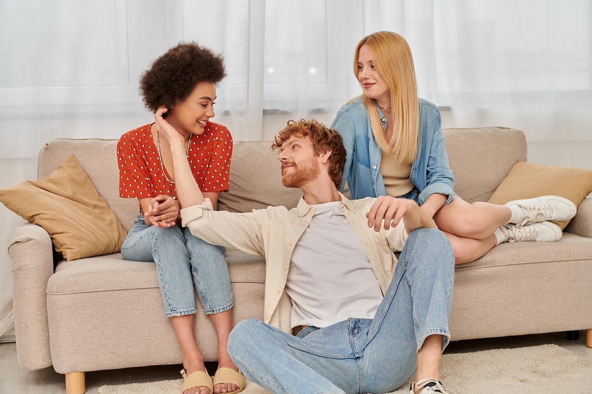 Common-misconceptions-about-open-relationships.jpg